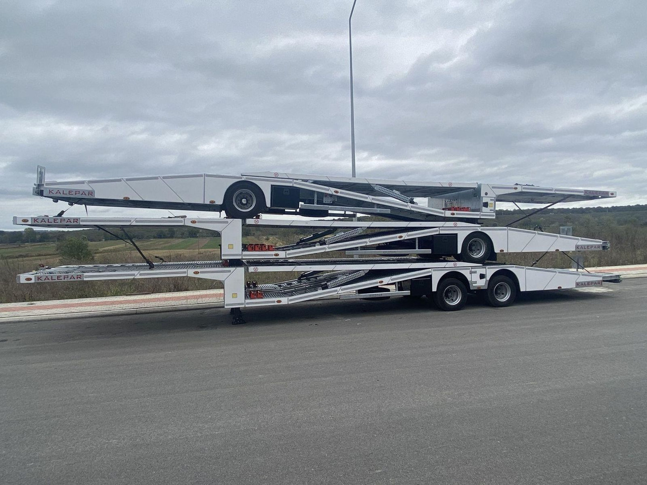 KALEPAR KLP228V4 4er-Autotransporter 2xAchse VDI - Semi-remorque porte-voitures: photos 5 KALEPAR KLP228V4 4er-Autotransporter 2xAchse VDI - Semi-remorque porte-voitures: photos 5
