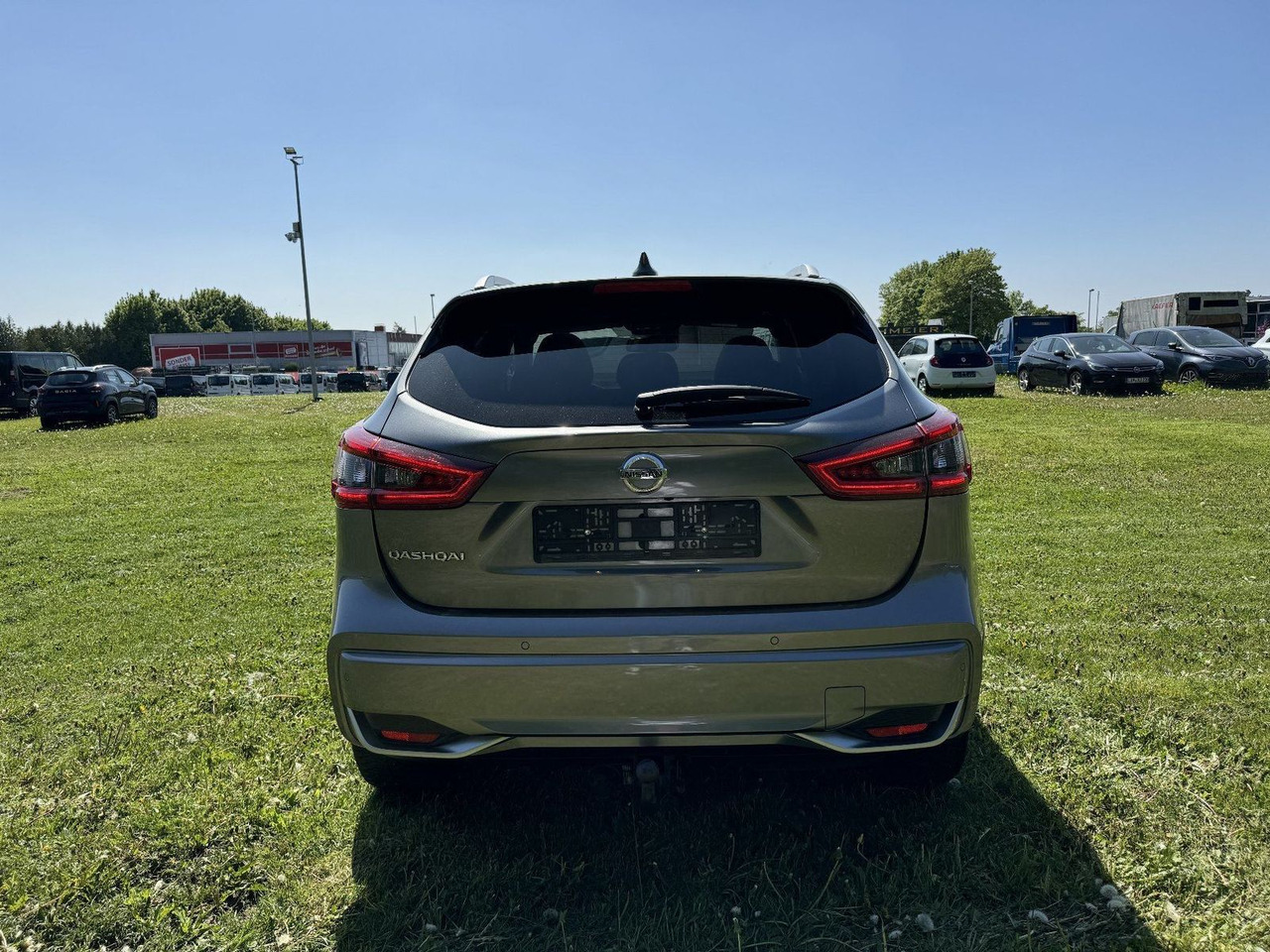 Nissan Qashqai 1.7 dCi N-Connecta 4x4 ALLRAD AUTOMATIK - SUV: photos 4 Nissan Qashqai 1.7 dCi N-Connecta 4x4 ALLRAD AUTOMATIK - SUV: photos 4