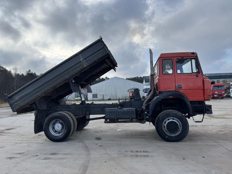 Iveco Magirus 180-23 (GRAND PONT / 4X4 / LAMES / POMPE MANUELLE) - Camion benne: photos 4 Iveco Magirus 180-23 (GRAND PONT / 4X4 / LAMES / POMPE MANUELLE) - Camion benne: photos 4