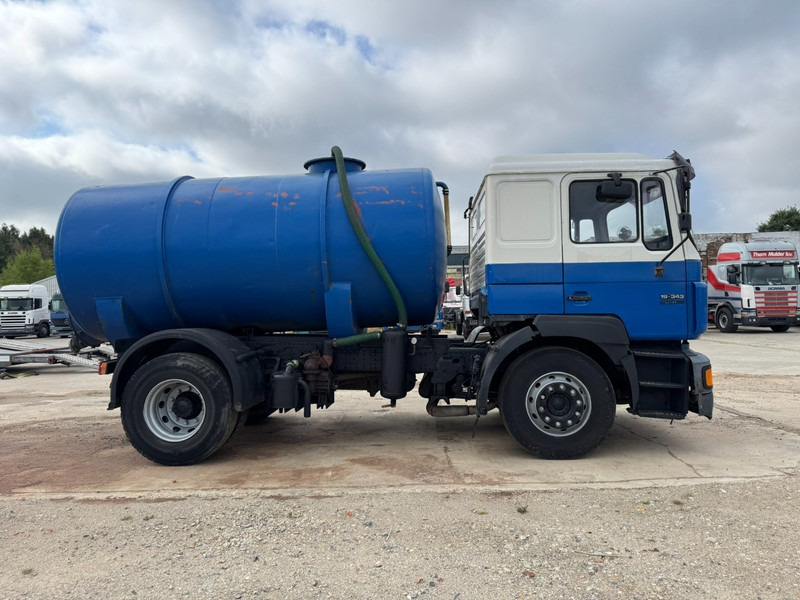 MAN 19.343 (12.000L / MANUAL GEARBOX / EURO 2 / PERFECT) - Camion hydrocureur: photos 4 MAN 19.343 (12.000L / MANUAL GEARBOX / EURO 2 / PERFECT) - Camion hydrocureur: photos 4