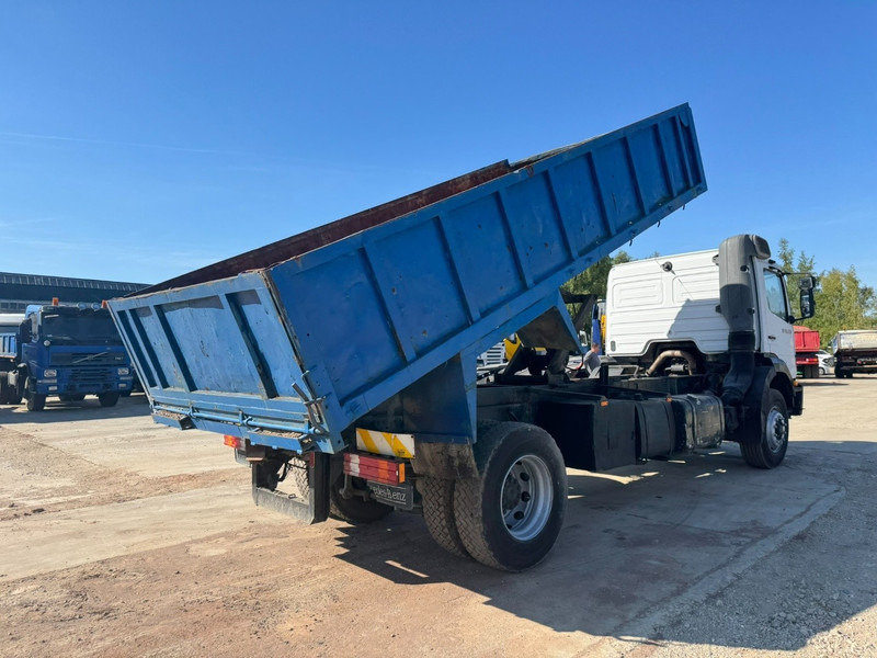 Mercedes-Benz Atego 1823 (STEEL SUSPENSION & MANUAL GEARBOX / SUSPENSION LAMES & BOITE MANUELLE / EURO 2) - Camion benne: photos 5 Mercedes-Benz Atego 1823 (STEEL SUSPENSION & MANUAL GEARBOX / SUSPENSION LAMES & BOITE MANUELLE / EURO 2) - Camion benne: photos 5
