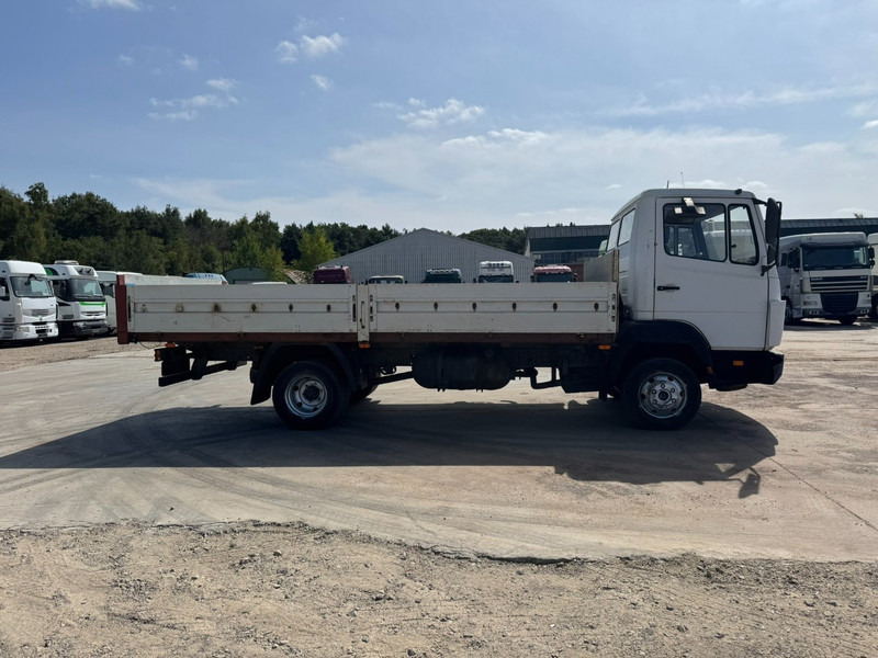 Mercedes-Benz SK 811 (STEEL SUSPENSION / EURO 2 / GERMAN TRUCK IN PERFECT CONDITION !!!) - Camion plateau: photos 4 Mercedes-Benz SK 811 (STEEL SUSPENSION / EURO 2 / GERMAN TRUCK IN PERFECT CONDITION !!!) - Camion plateau: photos 4