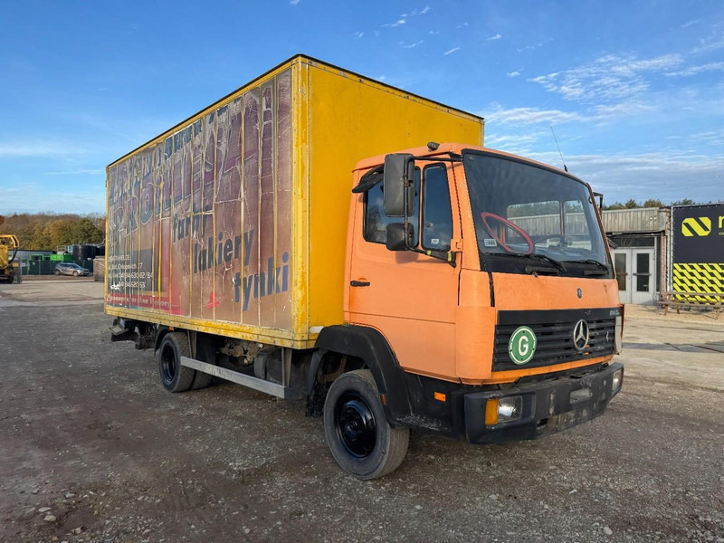 Mercedes-Benz SK 814 (STEEL SUSPENSION & MANUAL GEARBOX / SUSPENSION LAMES & BOITE MANUELLE) - Camion fourgon: photos 3 Mercedes-Benz SK 814 (STEEL SUSPENSION & MANUAL GEARBOX / SUSPENSION LAMES & BOITE MANUELLE) - Camion fourgon: photos 3