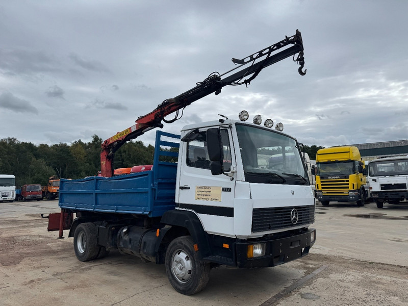 Mercedes-Benz SK 917 (STEEL SUSPENSION / PARLFINGER CRANE / AUXILIARY / 6 CYLINDER WITH MANUAL PUMP) - Camion benne, Camion grue: photos 3 Mercedes-Benz SK 917 (STEEL SUSPENSION / PARLFINGER CRANE / AUXILIARY / 6 CYLINDER WITH MANUAL PUMP) - Camion benne, Camion grue: photos 3