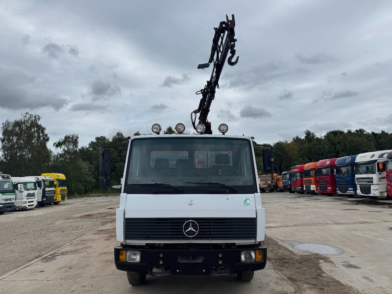 Mercedes-Benz SK 917 (STEEL SUSPENSION / PARLFINGER CRANE / AUXILIARY / 6 CYLINDER WITH MANUAL PUMP) - Camion benne, Camion grue: photos 2 Mercedes-Benz SK 917 (STEEL SUSPENSION / PARLFINGER CRANE / AUXILIARY / 6 CYLINDER WITH MANUAL PUMP) - Camion benne, Camion grue: photos 2