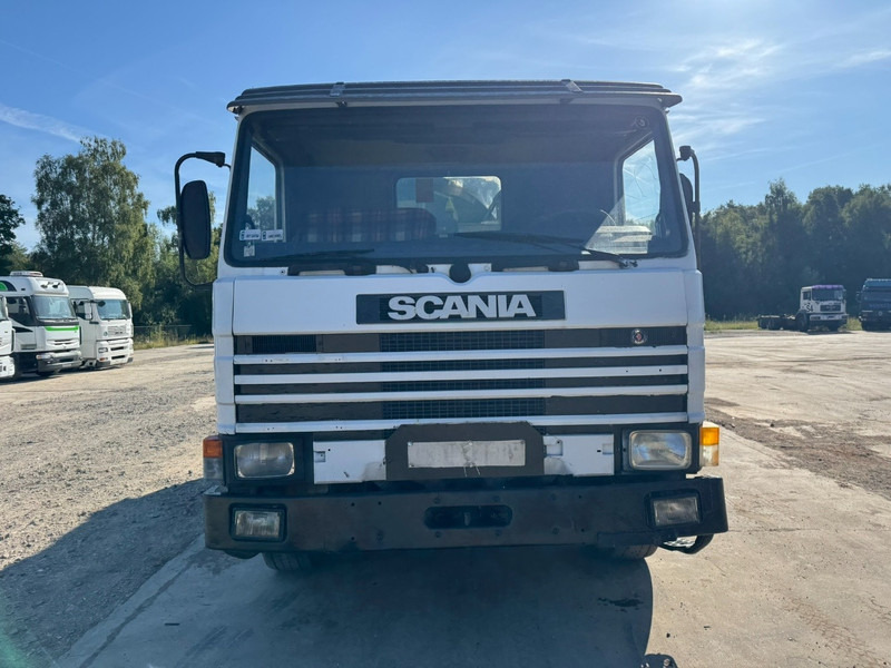 Scania 93 - 280 (14.000L / MANUAL PUMP & GEARBOX / 6X2) - Camion hydrocureur: photos 2 Scania 93 - 280 (14.000L / MANUAL PUMP & GEARBOX / 6X2) - Camion hydrocureur: photos 2