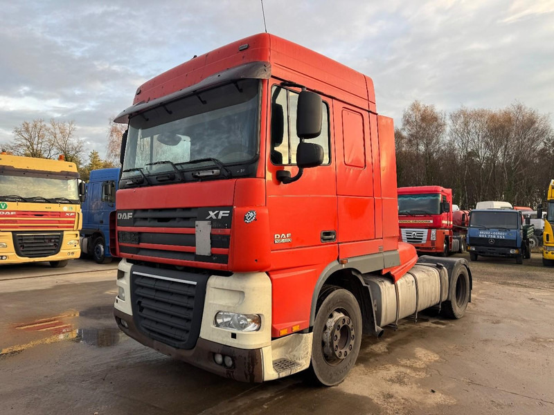 DAF 105 XF 460 Space Cab (GOOD CONDITION / BON ETAT) - Tracteur routier: photos 1 DAF 105 XF 460 Space Cab (GOOD CONDITION / BON ETAT) - Tracteur routier: photos 1
