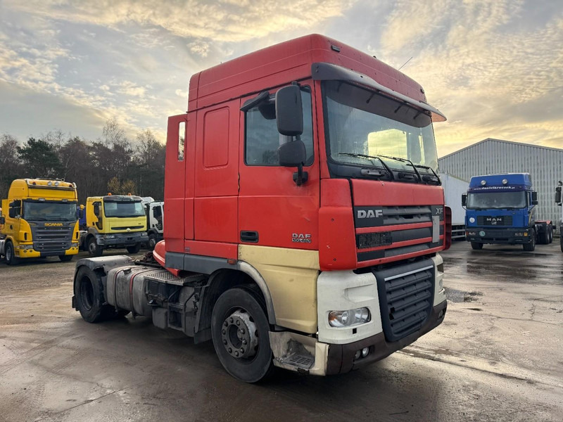 DAF 105 XF 460 Space Cab (GOOD CONDITION / BON ETAT) - Tracteur routier: photos 3 DAF 105 XF 460 Space Cab (GOOD CONDITION / BON ETAT) - Tracteur routier: photos 3