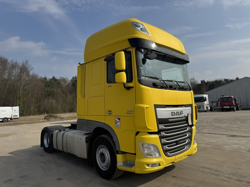 DAF 106 XF 460 Super Space Cab (MANUAL GEARBOX / BOITE MANUELLE / EURO 6) - Tracteur routier: photos 3 DAF 106 XF 460 Super Space Cab (MANUAL GEARBOX / BOITE MANUELLE / EURO 6) - Tracteur routier: photos 3