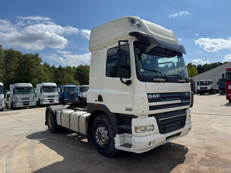DAF 85 CF 460 Space Cab (PERFECT CONDITION / PARFAIT ETAT) - Tracteur routier: photos 3 DAF 85 CF 460 Space Cab (PERFECT CONDITION / PARFAIT ETAT) - Tracteur routier: photos 3