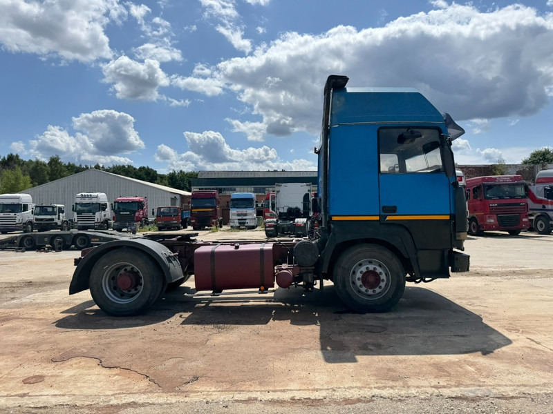 Renault R 340 Major (GRAND PONT / BOITE MANUELLE / POMPE MANUELLE) - Tracteur routier: photos 4 Renault R 340 Major (GRAND PONT / BOITE MANUELLE / POMPE MANUELLE) - Tracteur routier: photos 4