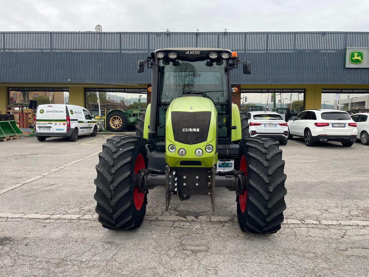 CLAAS AXOS 340 - Tracteur agricole: photos 3 CLAAS AXOS 340 - Tracteur agricole: photos 3