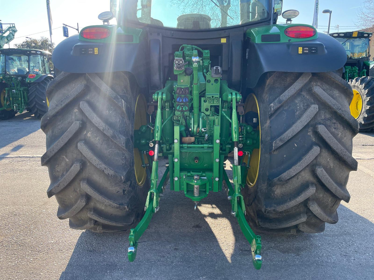 JOHN DEERE 6145 R - Tracteur agricole: photos 5 JOHN DEERE 6145 R - Tracteur agricole: photos 5