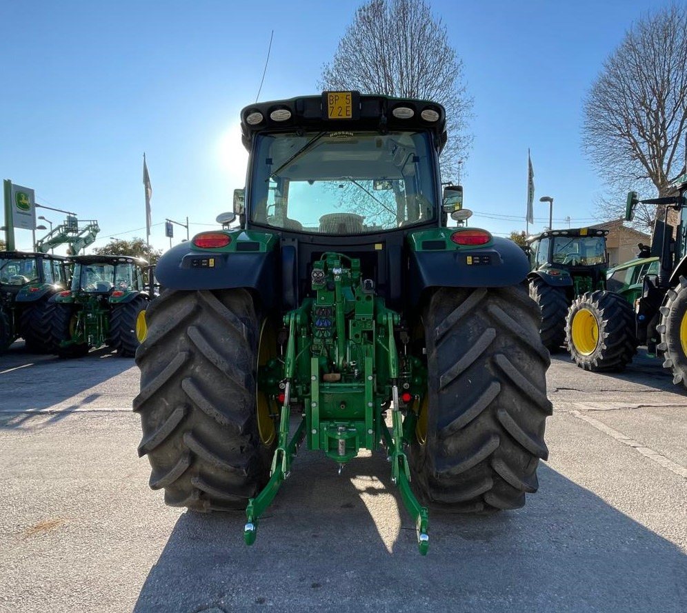 JOHN DEERE 6145 R - Tracteur agricole: photos 4 JOHN DEERE 6145 R - Tracteur agricole: photos 4