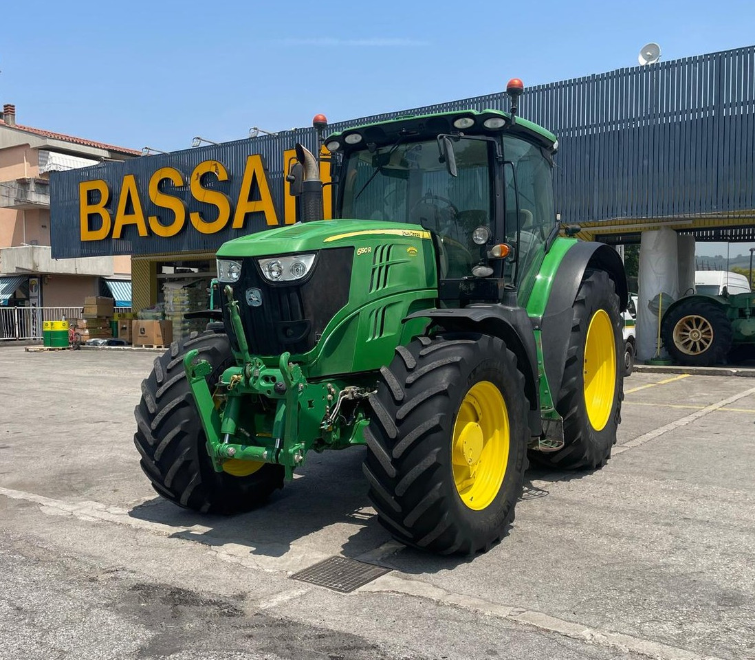 JOHN DEERE 6190 R - Tracteur agricole: photos 1 JOHN DEERE 6190 R - Tracteur agricole: photos 1
