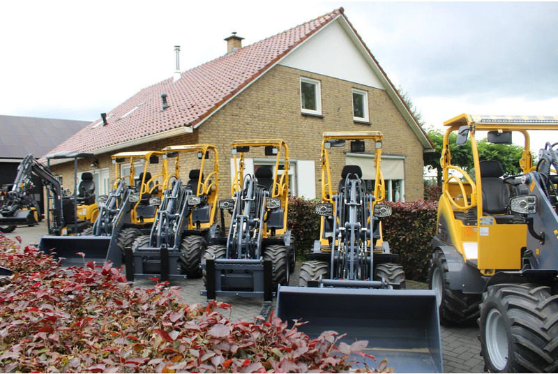 Eurotrac w11 M OOK W12S OP VOORRAAD - Chargeuse compacte sur chenilles: photos 3 Eurotrac w11 M OOK W12S OP VOORRAAD - Chargeuse compacte sur chenilles: photos 3