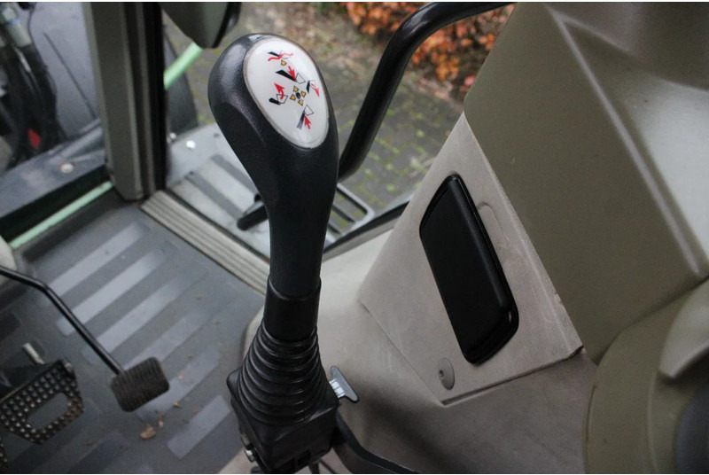 Tracteur agricole Fendt 410 Vario met Voorlader: photos 16 Tracteur agricole Fendt 410 Vario met Voorlader: photos 16