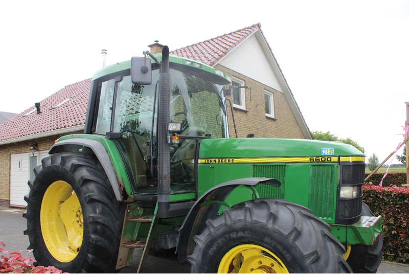 John Deere 6600 - Tracteur agricole: photos 2 John Deere 6600 - Tracteur agricole: photos 2