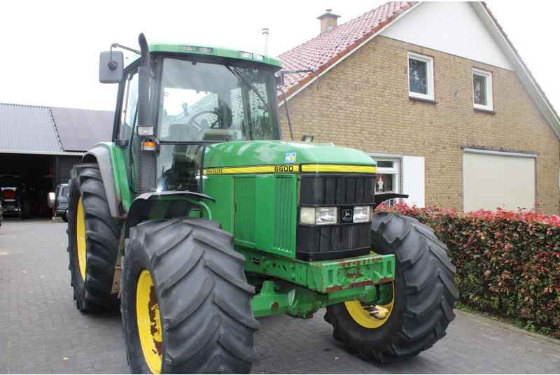 John Deere 6600 - Tracteur agricole: photos 1 John Deere 6600 - Tracteur agricole: photos 1