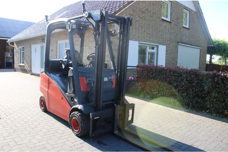 Linde H20D - Chariot élévateur: photos 1 Linde H20D - Chariot élévateur: photos 1