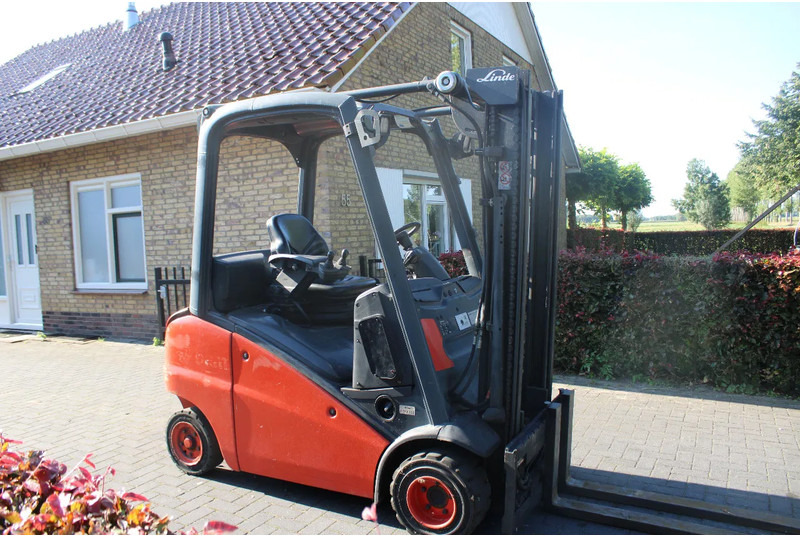 Linde H20D - Chariot élévateur: photos 2 Linde H20D - Chariot élévateur: photos 2
