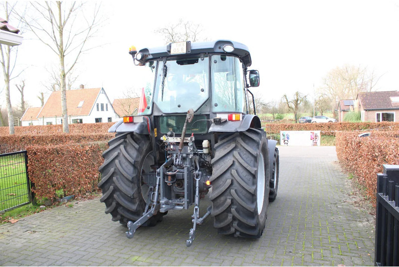 Massey Ferguson 3625 - Tracteur agricole: photos 4 Massey Ferguson 3625 - Tracteur agricole: photos 4