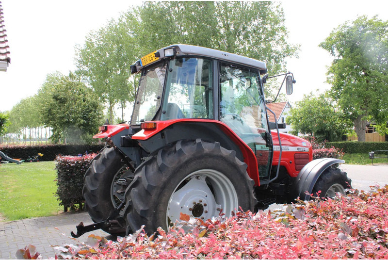 Massey Ferguson 4225 - Tracteur agricole: photos 3 Massey Ferguson 4225 - Tracteur agricole: photos 3