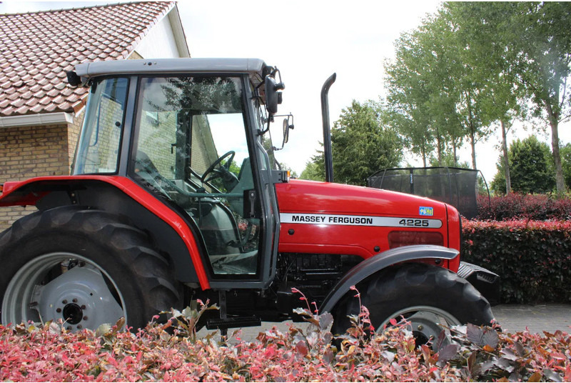 Massey Ferguson 4225 - Tracteur agricole: photos 2 Massey Ferguson 4225 - Tracteur agricole: photos 2