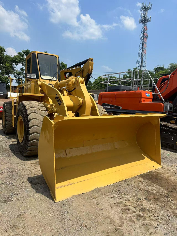 BOBCAT 966f - Chargeuse sur pneus: photos 1 BOBCAT 966f - Chargeuse sur pneus: photos 1