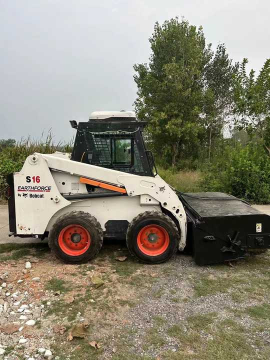 BOBCAT Brand S16 Used Machine Hot Sale - Chargeuse sur pneus: photos 2 BOBCAT Brand S16 Used Machine Hot Sale - Chargeuse sur pneus: photos 2