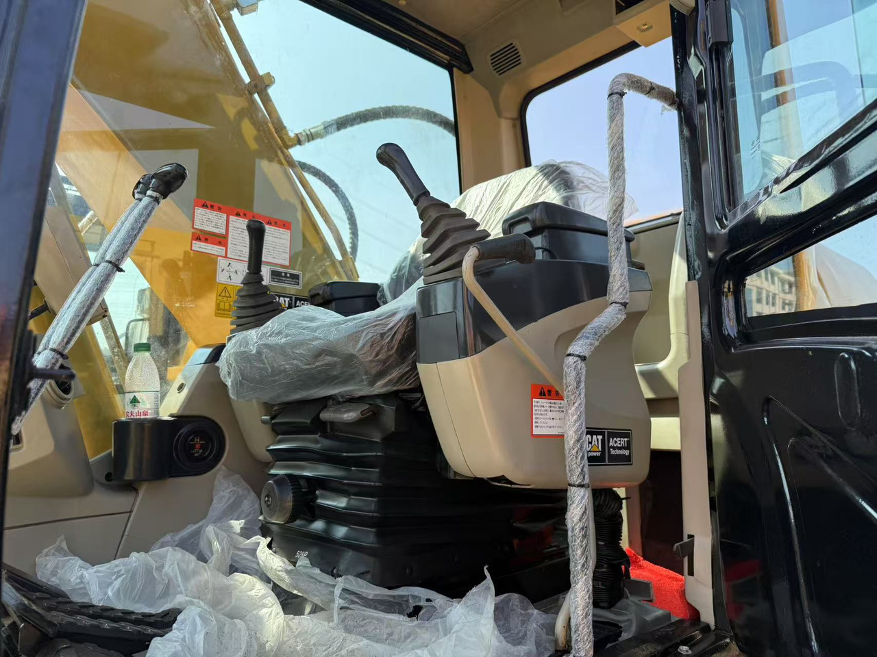CATERPILLAR 320c - Pelle sur chenille: photos 4 CATERPILLAR 320c - Pelle sur chenille: photos 4