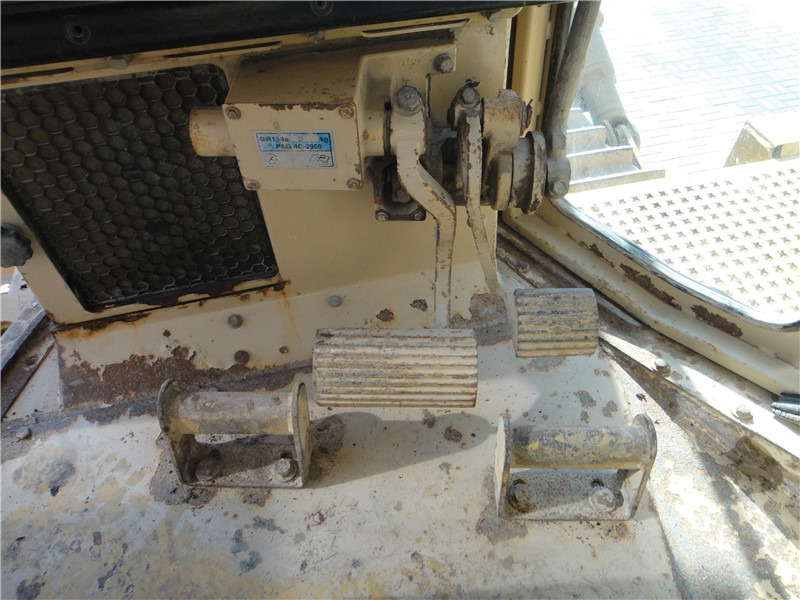 Bulldozer CATERPILLAR D8R [ Copy ] [ Copy ] [ Copy ] [ Copy ] [ Copy ] [ Copy ]: photos 28