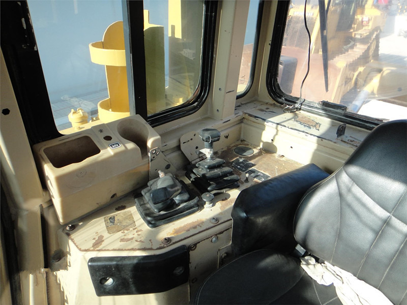 Bulldozer CATERPILLAR D8R [ Copy ] [ Copy ] [ Copy ] [ Copy ] [ Copy ] [ Copy ]: photos 26