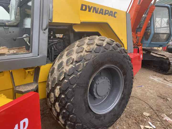Dynapac Used CA251D Roller Cheap Price on Sale Used DYNAPAC CA30D/CA25D Road Roller Dynapac - Compacteur à pieds de mouton/ Monocylindre: photos 5 Dynapac Used CA251D Roller Cheap Price on Sale Used DYNAPAC CA30D/CA25D Road Roller Dynapac - Compacteur à pieds de mouton/ Monocylindre: photos 5