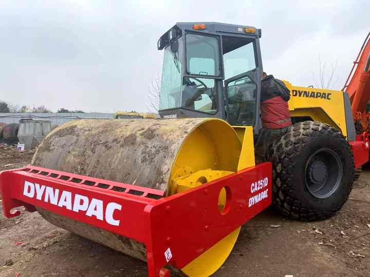 Dynapac Used CA251D Roller Cheap Price on Sale Used DYNAPAC CA30D/CA25D Road Roller Dynapac - Compacteur à pieds de mouton/ Monocylindre: photos 2 Dynapac Used CA251D Roller Cheap Price on Sale Used DYNAPAC CA30D/CA25D Road Roller Dynapac - Compacteur à pieds de mouton/ Monocylindre: photos 2