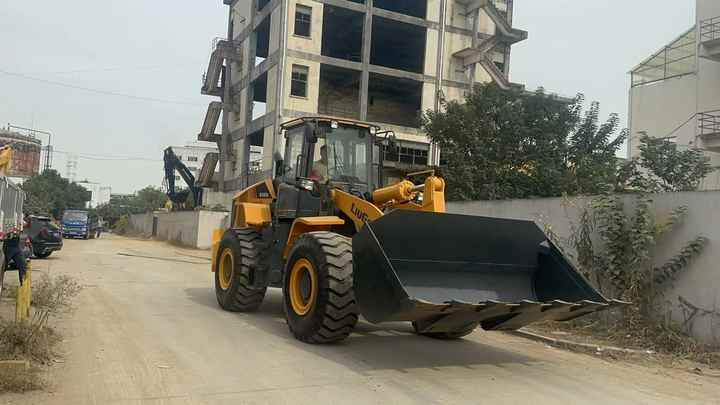 Heavy-Duty LIU GONG 856H Wheel Loader for Sale - Excavator Attachment Compatible | Export Ready - Chargeuse sur pneus: photos 4 Heavy-Duty LIU GONG 856H Wheel Loader for Sale - Excavator Attachment Compatible | Export Ready - Chargeuse sur pneus: photos 4