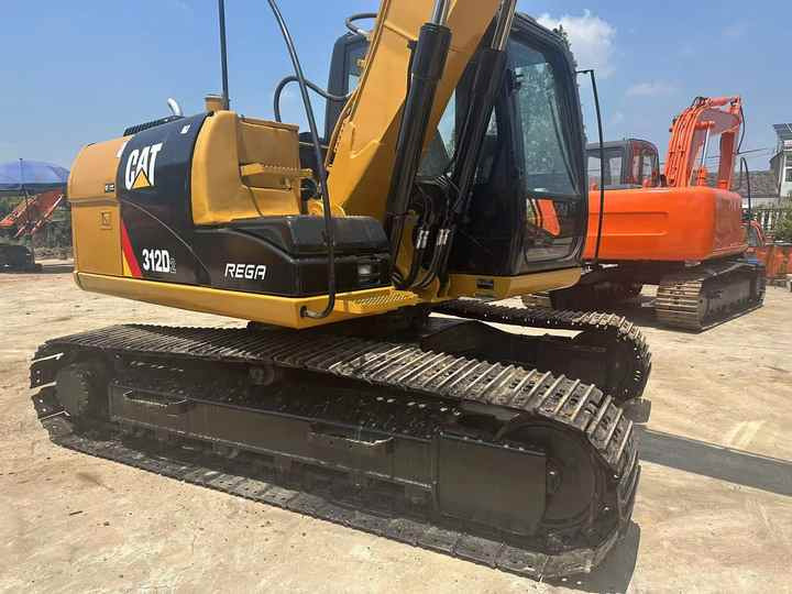 Low Working Time CAT 312D2 Excavator Caterpillar Used 15ton Cat312D2 No Reviews yet - Pelle sur chenille: photos 4 Low Working Time CAT 312D2 Excavator Caterpillar Used 15ton Cat312D2 No Reviews yet - Pelle sur chenille: photos 4