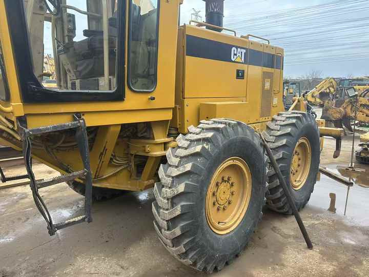 Low-price second-hand Cat Grader 140H with outstanding performance Carterpillarused 140H grader for sale - Niveleuse: photos 5 Low-price second-hand Cat Grader 140H with outstanding performance Carterpillarused 140H grader for sale - Niveleuse: photos 5