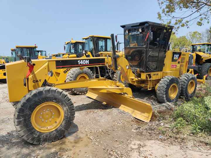 New Stock Cat 140h Motor Grader Used Caterpillar 140k 140 Motor Grader for Sale - Niveleuse: photos 2 New Stock Cat 140h Motor Grader Used Caterpillar 140k 140 Motor Grader for Sale - Niveleuse: photos 2