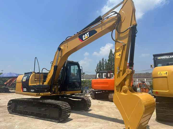 Second-hand Cat 312D2 used cat 312d crawler excavator is for sale with good quality and low price - Pelle: photos 4 Second-hand Cat 312D2 used cat 312d crawler excavator is for sale with good quality and low price - Pelle: photos 4