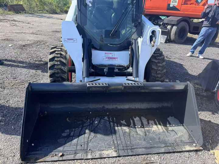 Skid Steer Loader Bobcat S550 Original Wheel Loader in Good Condition on Sale Bobcat 550 - Mini chargeuse: photos 4 Skid Steer Loader Bobcat S550 Original Wheel Loader in Good Condition on Sale Bobcat 550 - Mini chargeuse: photos 4