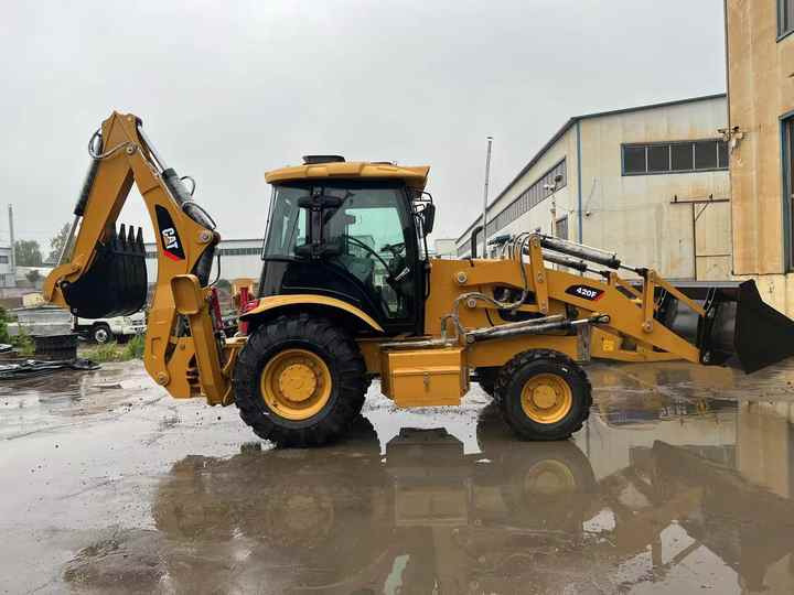 Used Caterpillar CAT 420F Backhoe Loader Retro Excavator CAT420F Cheap Price for Sale - Tractopelle: photos 3 Used Caterpillar CAT 420F Backhoe Loader Retro Excavator CAT420F Cheap Price for Sale - Tractopelle: photos 3
