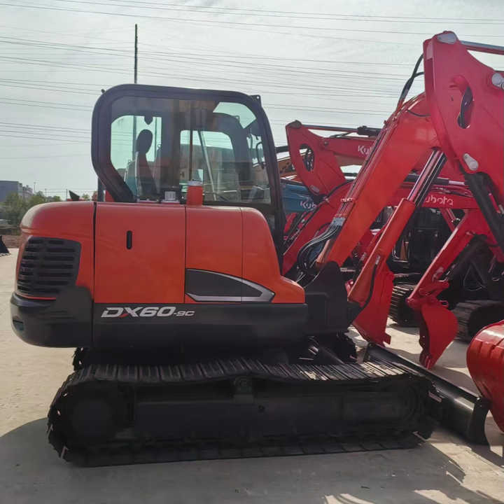 Used Digger DOOSAN DX60 Construction Machinery Construction Digger Used DOOSAN DX60 Cheap Excavator - Pelle sur chenille: photos 1 Used Digger DOOSAN DX60 Construction Machinery Construction Digger Used DOOSAN DX60 Cheap Excavator - Pelle sur chenille: photos 1