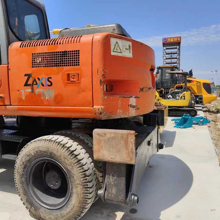 Used Japan Original Brand Hitachi Zx 130w Wheel Excavator Hitachi Zx120 130 200 Excavator for Sale - Pelle: photos 4 Used Japan Original Brand Hitachi Zx 130w Wheel Excavator Hitachi Zx120 130 200 Excavator for Sale - Pelle: photos 4