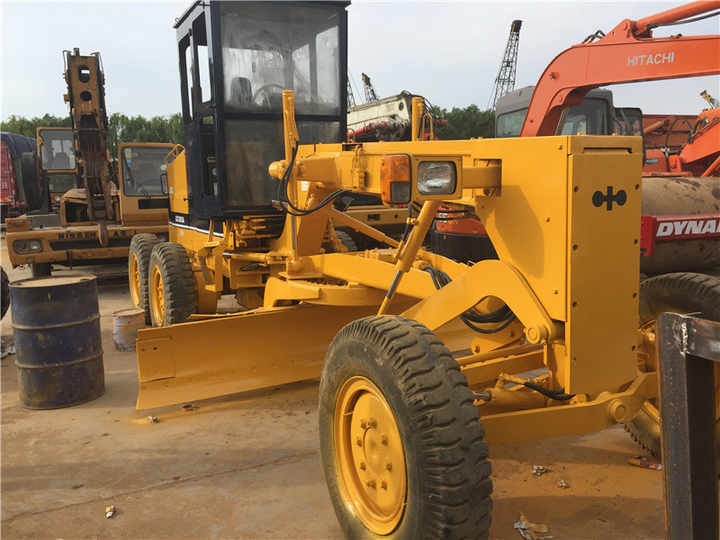 Used Komatsu GD305 Motor Grader Cheap Price Komatsu Road Grader GD305 Good Condition in China - Niveleuse: photos 5 Used Komatsu GD305 Motor Grader Cheap Price Komatsu Road Grader GD305 Good Condition in China - Niveleuse: photos 5