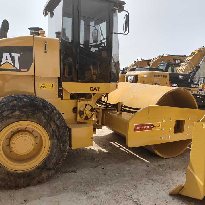 Used Original Caterpillar Cs683e Road Roller for Sale 18tons Used Road Roller with High Quality on Sale - Compacteur à pieds de mouton/ Monocylindre: photos 4 Used Original Caterpillar Cs683e Road Roller for Sale 18tons Used Road Roller with High Quality on Sale - Compacteur à pieds de mouton/ Monocylindre: photos 4