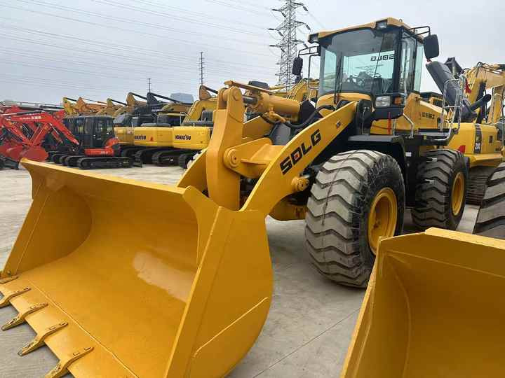 Used SDLG955F New Model Wheel Loader Second Hand Machine Popular Brand Sdlg Hydraulic Machinery - Chargeuse sur pneus: photos 4 Used SDLG955F New Model Wheel Loader Second Hand Machine Popular Brand Sdlg Hydraulic Machinery - Chargeuse sur pneus: photos 4