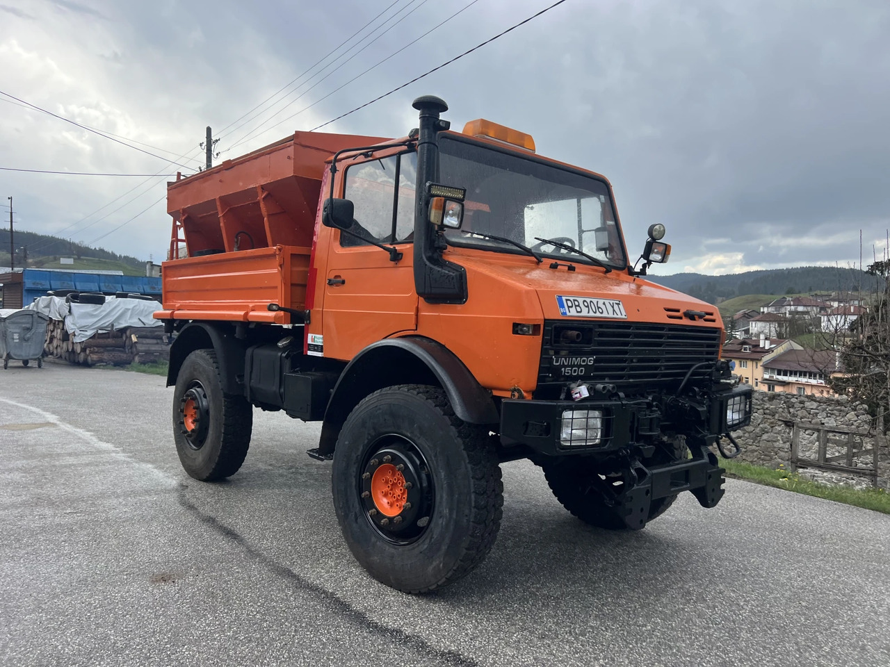 Mercedes-Benz UNIMOG U1500, 4х4, Самосвал - Engin de déneigement: photos 1 Mercedes-Benz UNIMOG U1500, 4х4, Самосвал - Engin de déneigement: photos 1