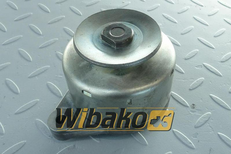 Alternator for engine Kubota D722 15531-64010 - Alternateur: photos 1 Alternator for engine Kubota D722 15531-64010 - Alternateur: photos 1
