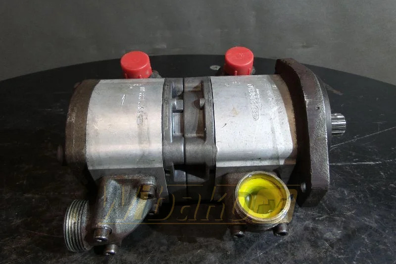 Bosch 05105654/1518222418 - Pompe hydraulique pour Engins de chantier: photos 1 Bosch 05105654/1518222418 - Pompe hydraulique pour Engins de chantier: photos 1